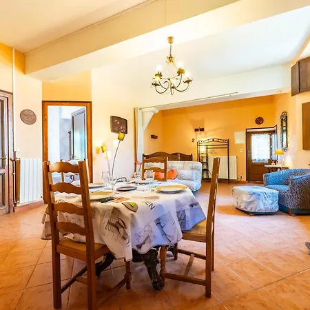 Holiday home Du Chateau De Curton