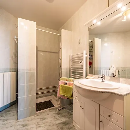 Holiday home Du Chateau De Curton Daignac